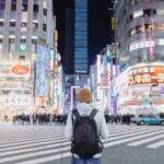 Streamers que vêm ao Japão para “causar”: turismo ou desrespeito?