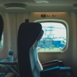 Mala cai dentro do Shinkansen, causa briga e atraso de 22 minutos