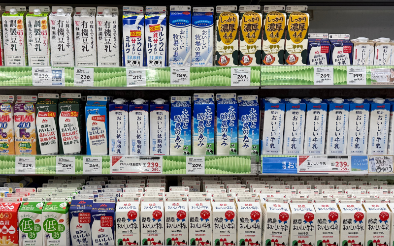 Como identificar os diferentes tipos de leite nos mercados do Japão
