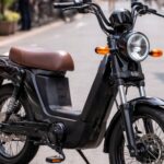 Fiscalização em Tóquio mira mopeds usados por estrangeiros e jovens