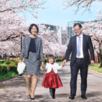 Qual roupa os pais devem usar nas cerimônias de entrada e formatura da escola japonesa?